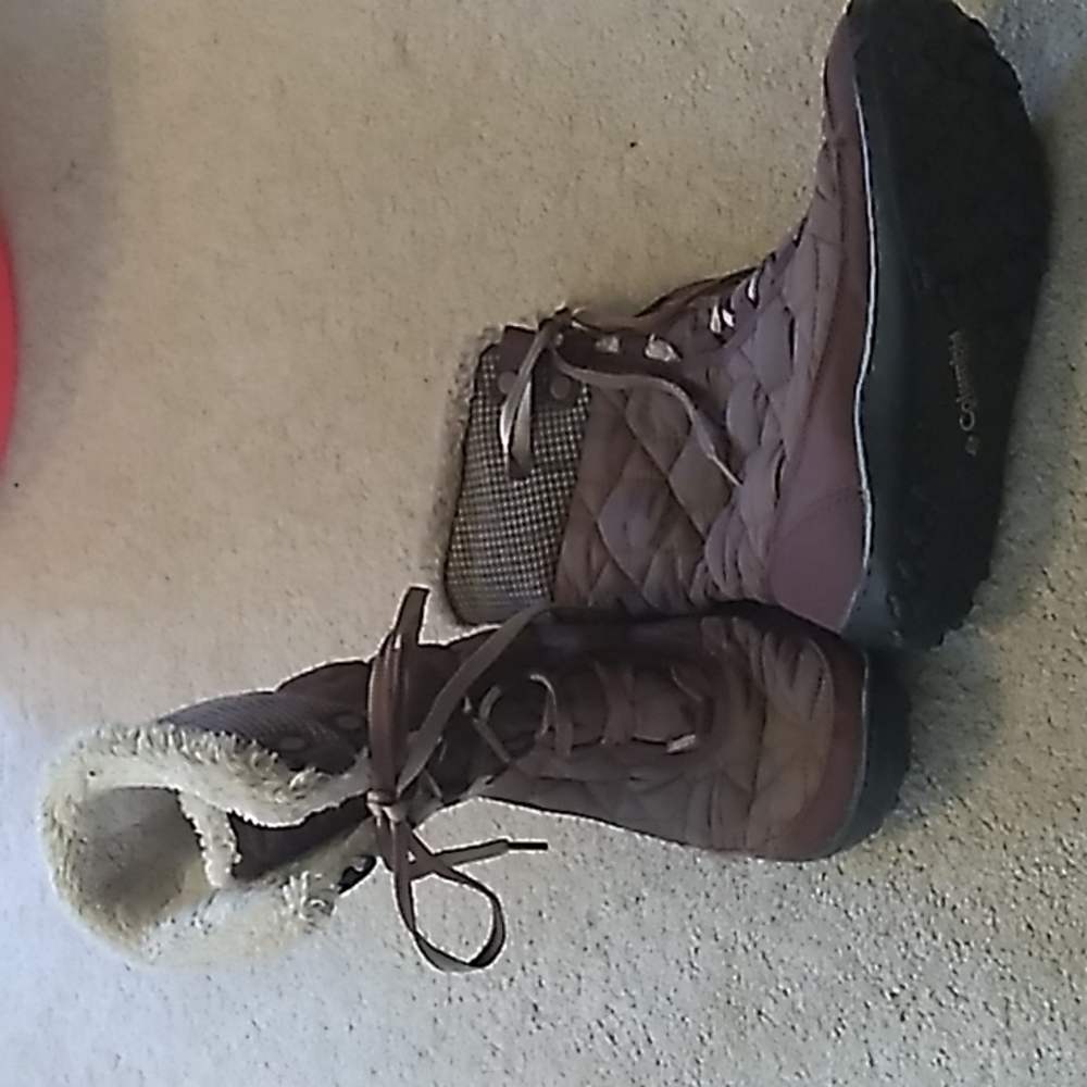 Women's Columbia Winter Boots, Size 6